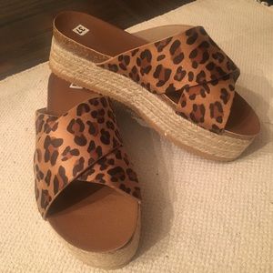 Cute cheetah print sandal! Brand new!